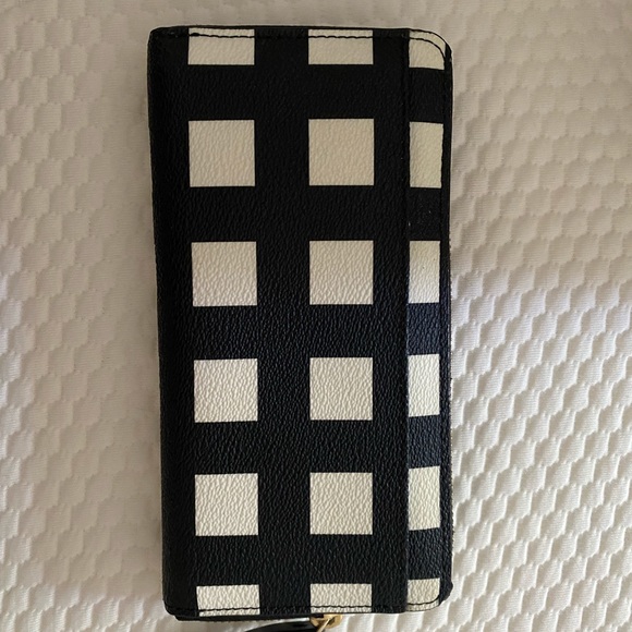 Black and white Kate Spade wallet - Picture 3 of 3
